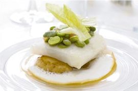 Barbue_poche_dans_un_beurre_d_ail_et_gingembre_pommes_grenaille_petits_pois_et_romaine