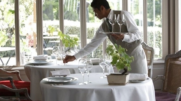 Lire la suite à propos de l’article Mai 2015 – Formation : Le service au restaurant