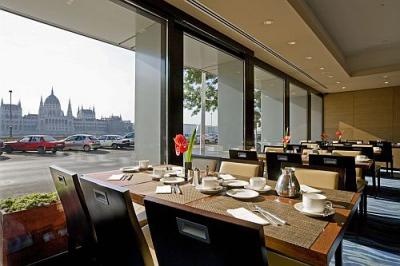 b-danube-hotel-budapest-restaurant-novotel-budapest-danube-accor-hotel-budapest