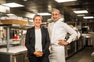 Kim Casier-Descours, directrice de salle, et Vincent Maillard, chef au Rivea at Byblos à Saint-Tropez