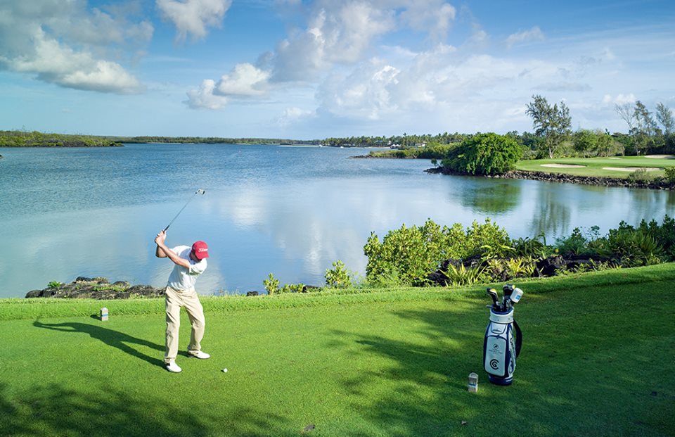 You are currently viewing L’Office du Tourisme de l’île Maurice travaille son swing à l’Open de Golf