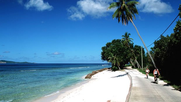 You are currently viewing Réouverture de l’aéroport des Seychelles : “l’annonce ne changera rien”, selon l’association du tourisme