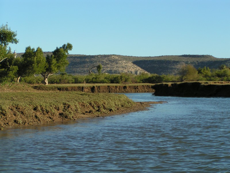 You are currently viewing Fleuve Onilahy: des éco-guides certifiés pour promouvoir le tourisme durable dans le sud Ouest de Madagascar