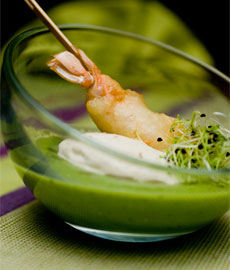 You are currently viewing Tempura de grosses langoustines, soupe glacée de petits pois à la menthe fraîche, craquelin d’anis vert