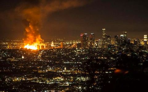 Lire la suite à propos de l’article Incendies en Californie : Los Angeles touchée par les flammes