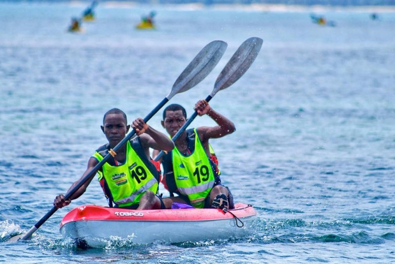 Lire la suite à propos de l’article Raid’Av 974 à Sainte Marie : Pirogue, tyrolienne, canoë, run, trail