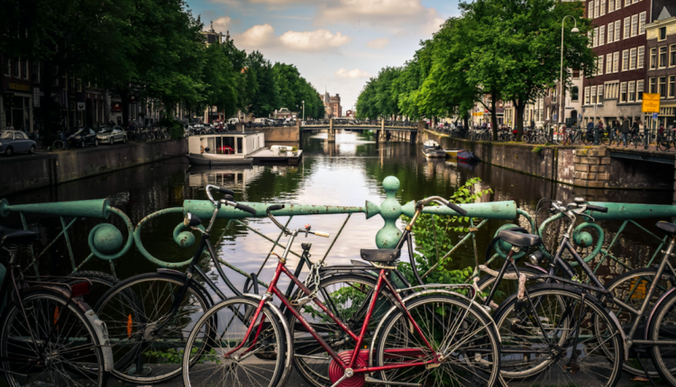 You are currently viewing Amsterdam veut prendre des mesures pour limiter le tourisme