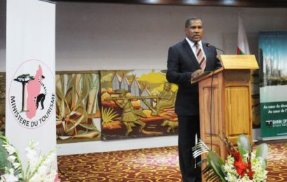 Lire la suite à propos de l’article Discours d’ouverture du Ministre du Tourisme à l’occasion de la conférence de haut niveau sur le tourisme – 20 juin 2018 – Carlton Madagascar