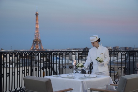 You are currently viewing Palaces parisiens : chacun peaufine son image de marque pour mieux se démarquer