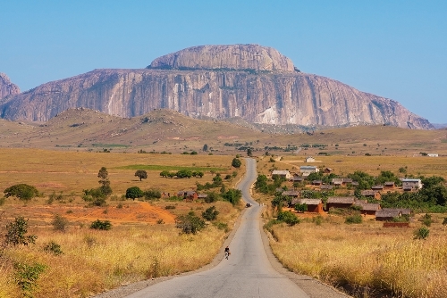Lire la suite à propos de l’article Destination Madagascar : Un ouvrage pour la promotion du tourisme local
