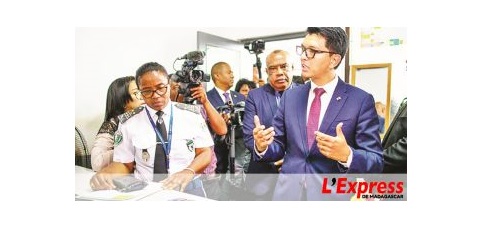 You are currently viewing Corruption à l’aéroport d’Ivato : Andry Rajoelina préconise des mesures sévères